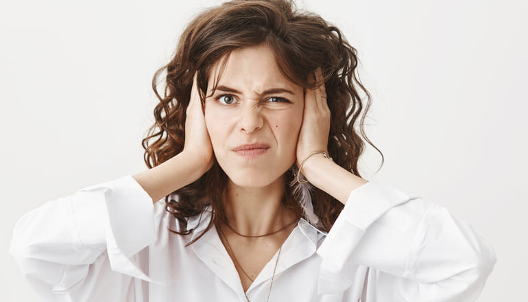 Trauma acústico: Prevención y soluciones en Centro auditivo Ríos.