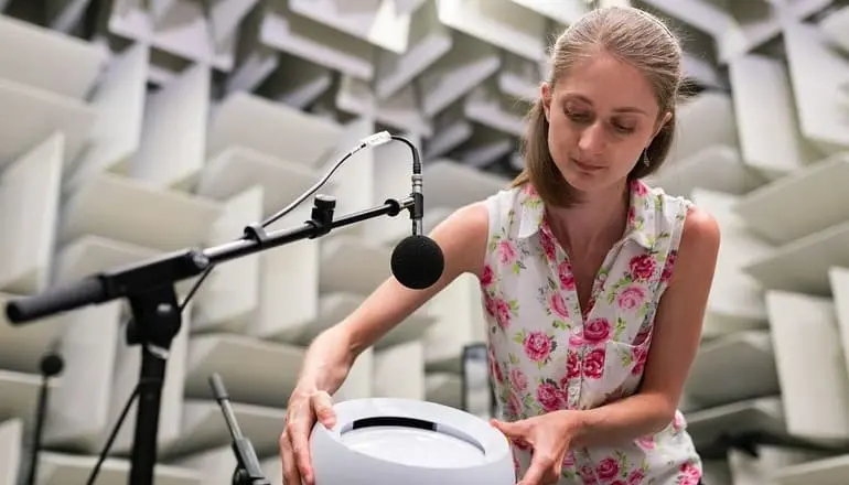 Dentro de una cámara ecoica: Explorando el espacio de silencio total