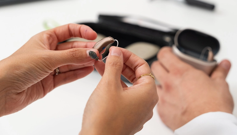 1. Audífonos: guía completa para adaptarte a ellos.