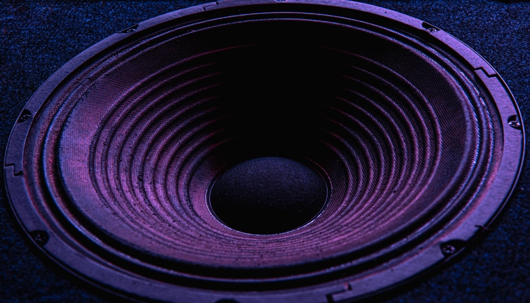 1.¿Por qué los sonidos graves nos “vibran” el cuerpo más...