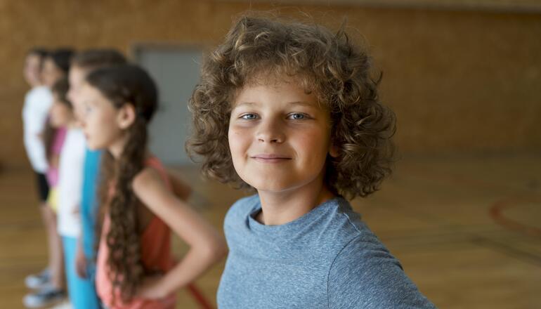 Niños y audífonos: la guía definitiva para lograr que los...