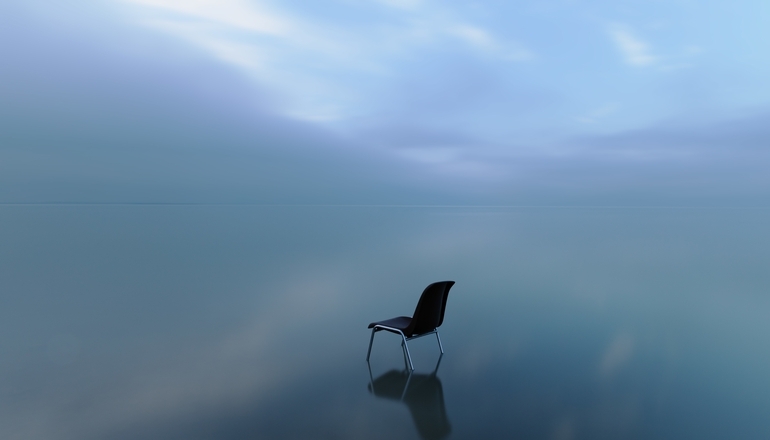 Hablar menos por no oír bien: ¿Escuchar menos te hace...