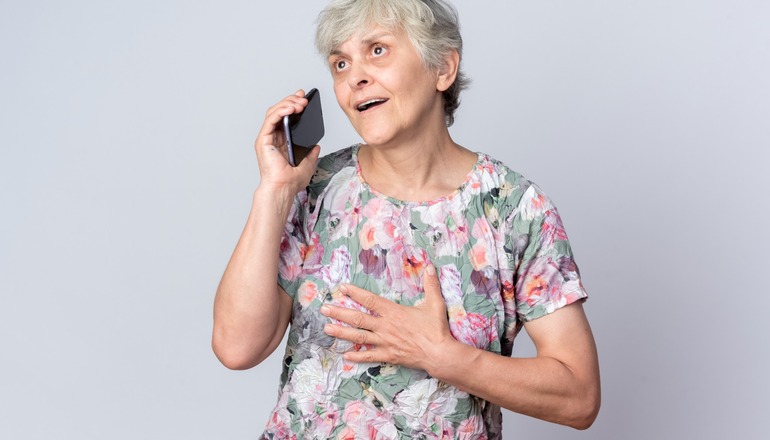 No oigo bien por teléfono: por qué ocurre y cómo mejorarlo